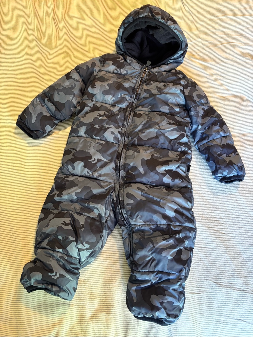 GAP Baby Snowsuit Winter Coat One-piece in Blue Dino Camo